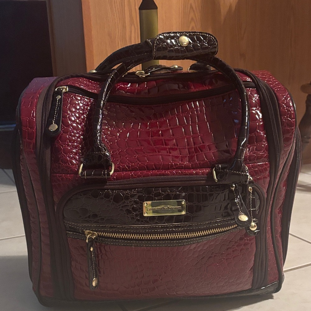 Chic Red and Brown Croc-Embossed Travel Bag